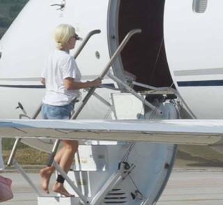 Lady Gaga feet photo thumbnail