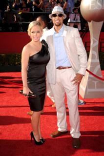 Kendra Wilkinson feet photo thumbnail