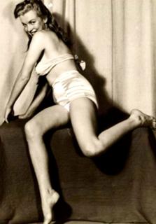 Marilyn Monroe feet photo thumbnail