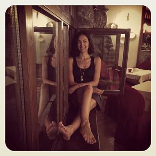 Caterina Balivo feet photo thumbnail