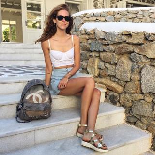 Chiara Ferragni feet photo thumbnail