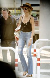 Heidi Klum feet photo thumbnail
