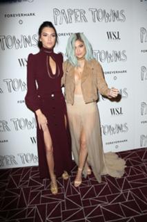 Kendall Jenner feet photo thumbnail