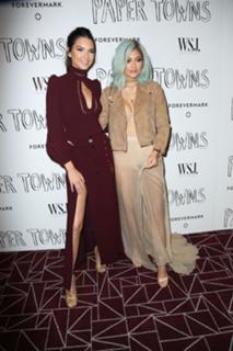 Kendall Jenner feet photo thumbnail