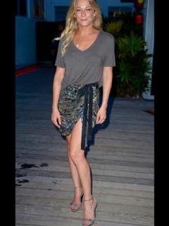 LeAnn Rimes feet photo thumbnail