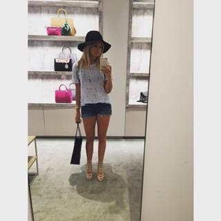 Ashley Tisdale feet photo thumbnail