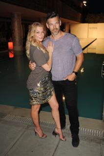 LeAnn Rimes feet photo thumbnail