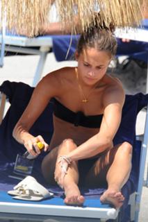 Alicia Vikander feet photo thumbnail