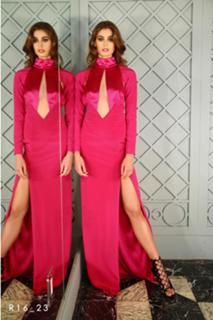 Taylor Hill feet photo thumbnail