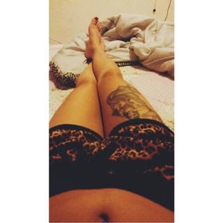 Tati Zaqui feet photo 4