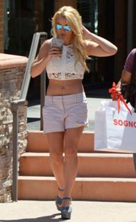 Britney Spears feet photo thumbnail
