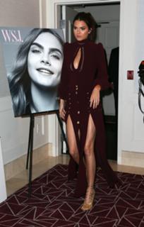Kendall Jenner feet photo thumbnail