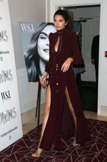 Kendall Jenner feet photo thumbnail