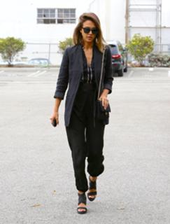 Jessica Alba feet photo thumbnail