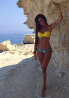 Valentina Vignali feet photo thumbnail