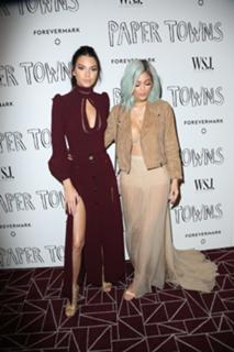 Kendall Jenner feet photo thumbnail