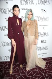 Kendall Jenner feet photo thumbnail
