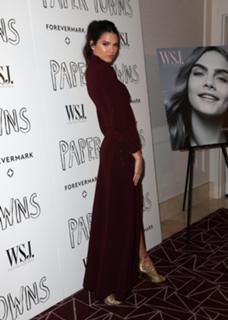 Kendall Jenner feet photo thumbnail