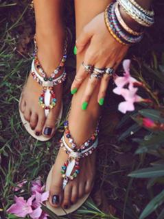 Valentina Vignali feet photo thumbnail