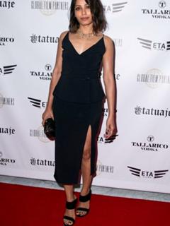 Freida Pinto feet photo thumbnail