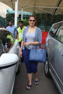 Raai Laxmi feet photo thumbnail
