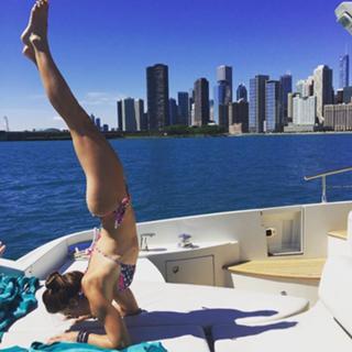 Danica Patrick feet photo thumbnail