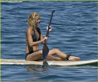 Kate Hudson feet photo thumbnail