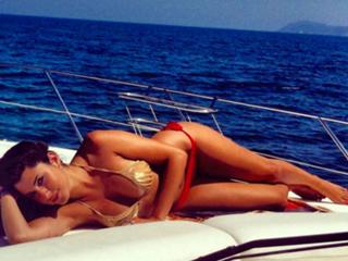 Valentina Vignali feet photo thumbnail