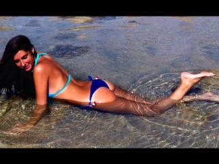 Valentina Vignali feet photo thumbnail