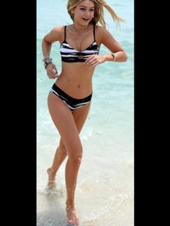 Gigi Hadid feet photo thumbnail