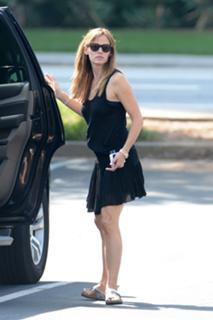 Jennifer Garner feet photo thumbnail