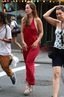 Olivia Wilde feet photo thumbnail