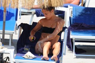 Alicia Vikander feet photo thumbnail