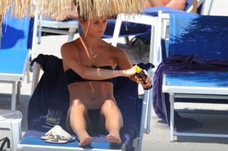 Alicia Vikander feet photo thumbnail