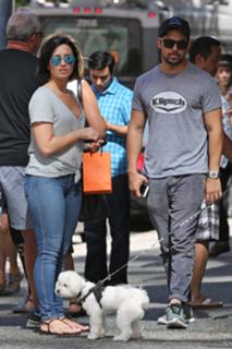 Demi Lovato feet photo thumbnail