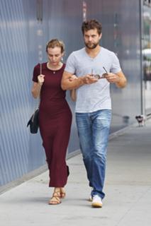 Diane Kruger feet photo thumbnail