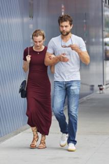 Diane Kruger feet photo thumbnail