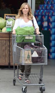Julie Benz feet photo thumbnail