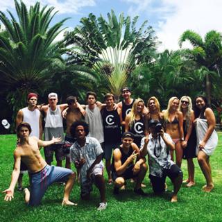 Lele Pons feet photo thumbnail