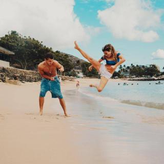 Lele Pons feet photo thumbnail
