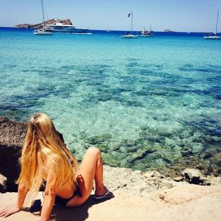 Lele Pons feet photo thumbnail