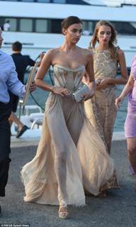 Irina Shayk feet photo thumbnail