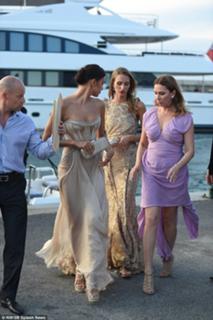 Irina Shayk feet photo thumbnail