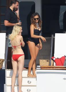 Nina Dobrev feet photo thumbnail
