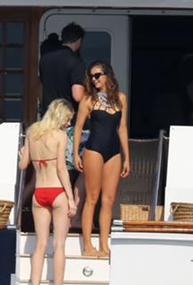 Nina Dobrev feet photo thumbnail