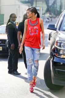 Zendaya feet photo thumbnail