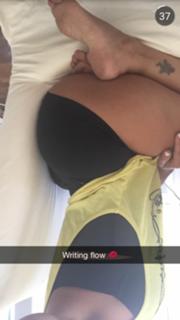 Vida Guerra feet photo thumbnail