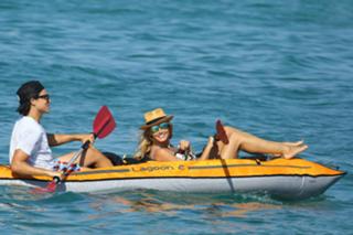Heidi Klum feet photo thumbnail