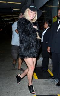 Kesha feet photo thumbnail
