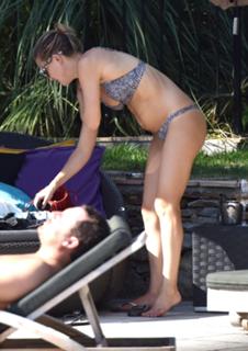 Kate Hudson feet photo thumbnail